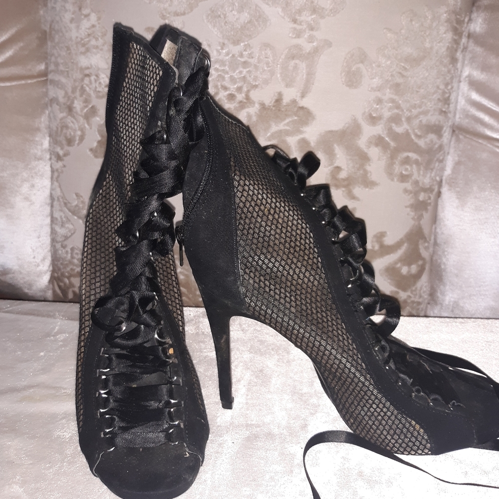 Steve madden lace up heels size 7.5